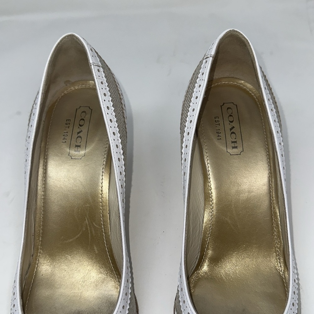 Coach pumps size 9 1/2 B - Picture 3 of 10